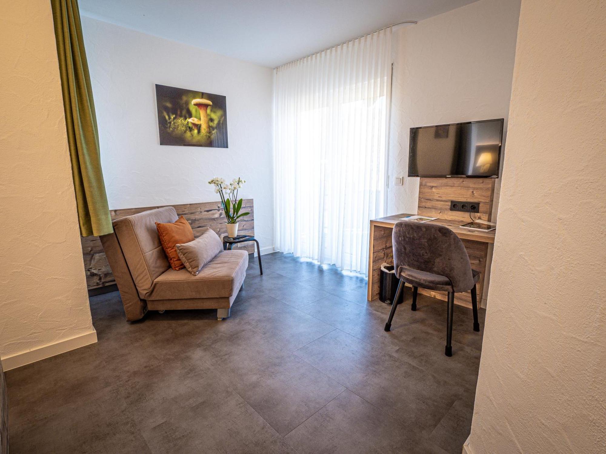 Hotel- Restaurant Zum Schwan Waldfischbach-Burgalben ภายนอก รูปภาพ
