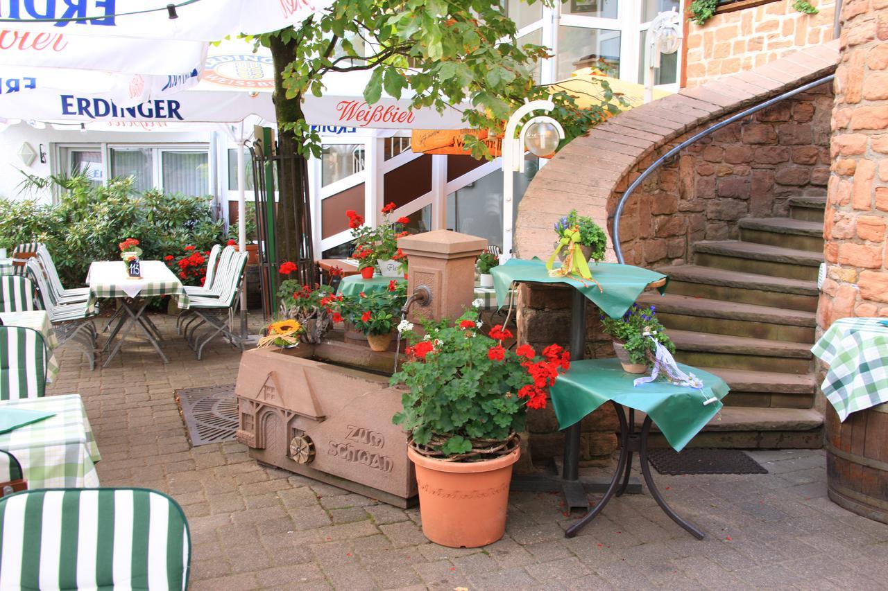Hotel- Restaurant Zum Schwan Waldfischbach-Burgalben ภายนอก รูปภาพ