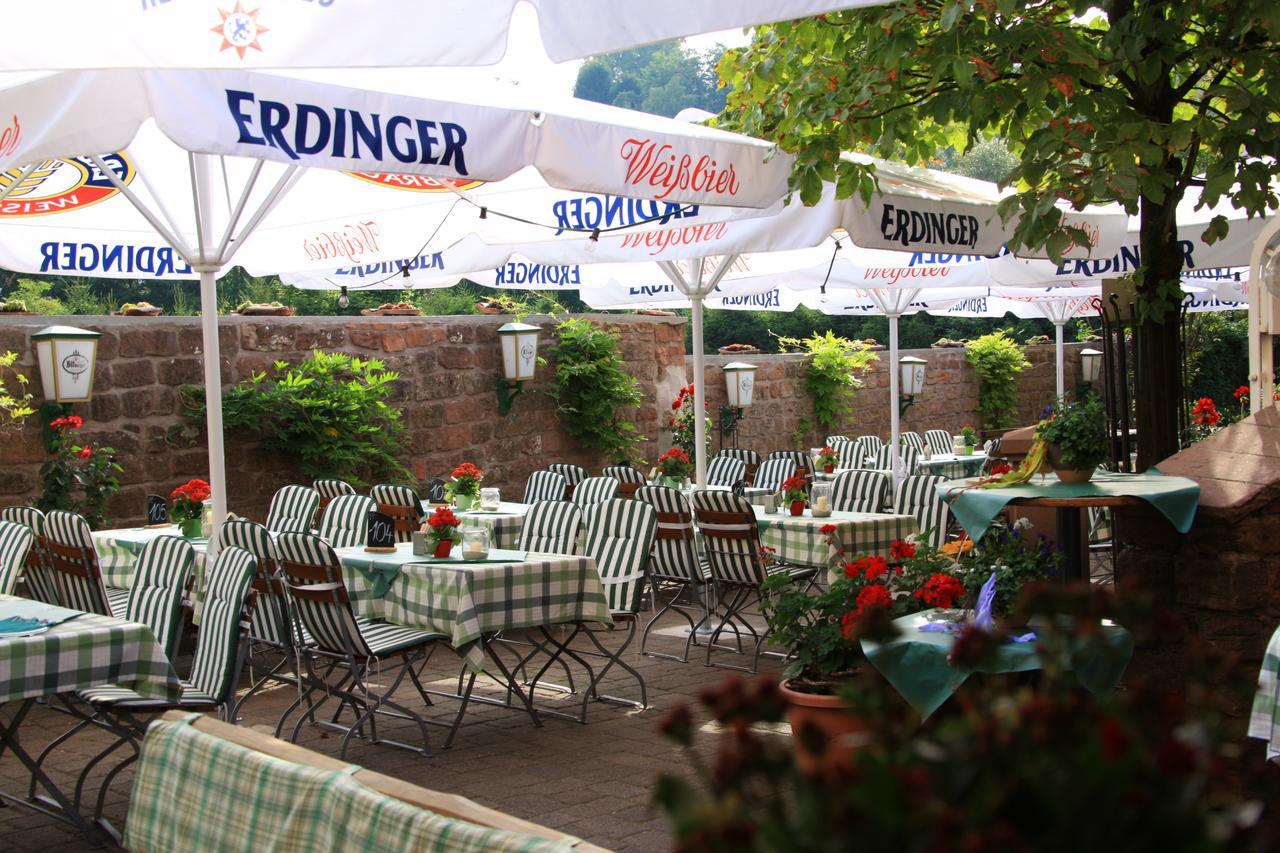 Hotel- Restaurant Zum Schwan Waldfischbach-Burgalben ภายนอก รูปภาพ