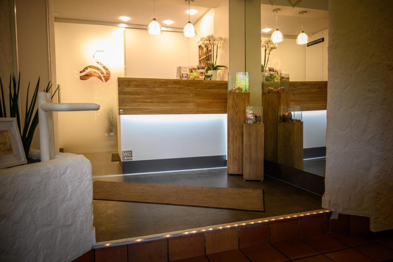 Hotel- Restaurant Zum Schwan Waldfischbach-Burgalben ภายนอก รูปภาพ