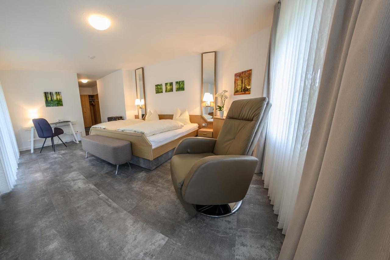 Hotel- Restaurant Zum Schwan Waldfischbach-Burgalben ภายนอก รูปภาพ